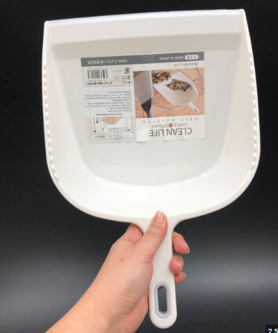 Xẻng hót rác bằng nhựa