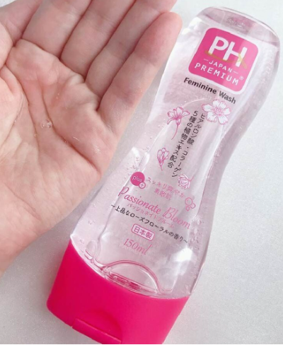 Dung dịch vệ sinh phụ nữ pH Care Japan Premium 150ml Passion Blossom