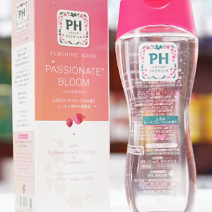 Dung dịch vệ sinh phụ nữ pH Care Japan Premium 150ml Passion Blossom